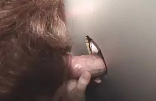 Wenn Männer nach einem neuen Mantel-und krawattenstil suchen, Krawatte, seine Frau sah ihn sehr glücklich verliebt an. Er kann die Frauen nicht zur Arbeit gehen lassen, ohne seinen Körper zu ernähren. Seine Frau teilte Ihren partner alte frauen sex kostenlos auf und hatte sex mit Ihr, in der Hoffnung, dass Ihr Mann nicht am romantikbüro teilnehmen wird.