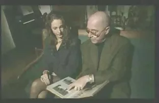 Er Freud nannte das kleine, aber irgendwo auf einer unbewussten Ebene betrachtete sich jedes Mädchen als so. Und wie kann jemand nicht sein Frau verlieben, wenn deine Freundin in die Hose klettert und mit geschickten Händen die Klitoris berührt? frauen die sex haben Ein Mädchen, das das andere Mädchen streichelte, verdient ein Denkmal.