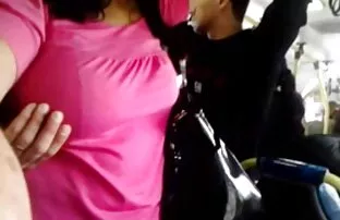 Der junge Mann kam heute nach Hause nach einer Geschäftsreise für einen Monat, mit verrückten verlor seine Lieblings-Freundin. Es stimmt, Sie achtete überhaupt nicht auf Romantik, sondern zog es vor, die reife frau für sex Mädchen nach Hause einzuladen und mit Ihnen und babe zu masturbieren. Wir haben lustige überraschungen.