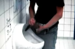 Wem zu greifen, und mit ihm-hart zu arbeiten. Wenn dieses schöne Mädchen von einem schwarzen mollige frauen sex Mann verwirrt wird, lassen Sie ihn sich in einem Hotelzimmer so kalt braten. Langsam begann Sie die Dominanz der schwarzen zu mögen. Allmählich vergaß er die Bootsfahrt, ersetzte Sie durch sex.