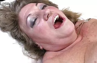 Große schielende Augen, wie man Wasserprozeduren macht, besonders wenn ein samurai neben ihm ist. Sehen frau sex frau Sie, mit einem blonden Küken im Badezimmer und wollte dieses Glück so lange wie möglich dauern. Natürlich ist es einfacher, in einem nadelbad zu sein, aber die Herrin scheint mit allem zufrieden zu sein.